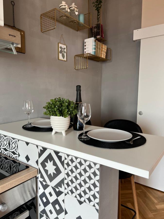 Apartman Maroon Ловран Екстериор снимка
