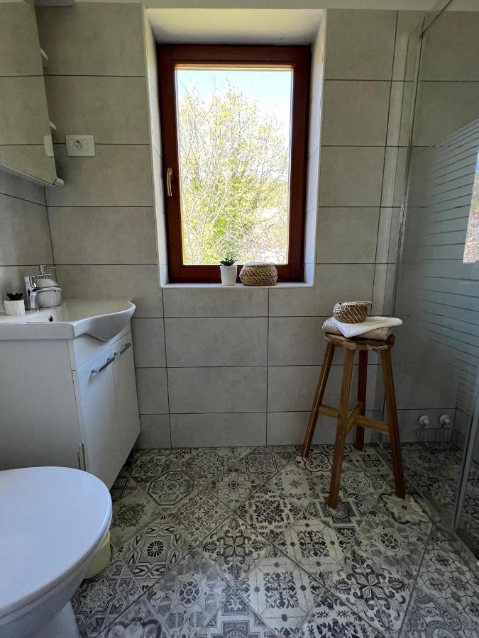 Apartman Maroon Ловран Екстериор снимка