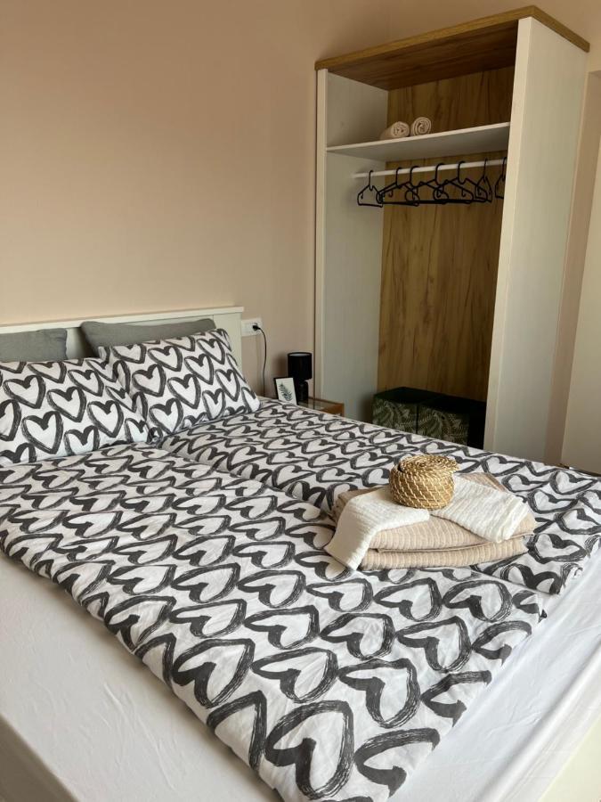 Apartman Maroon Ловран Екстериор снимка