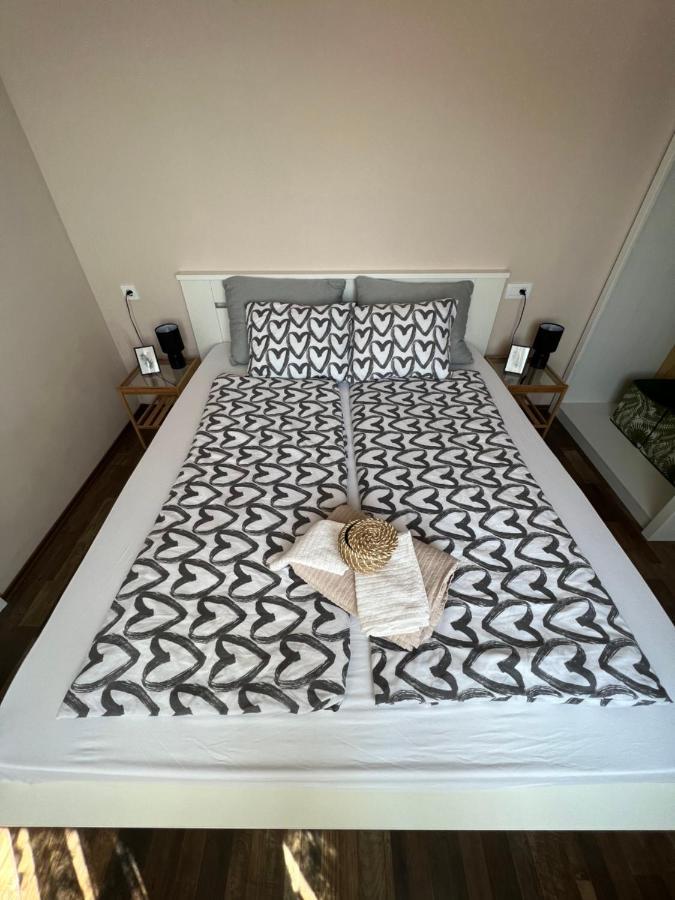 Apartman Maroon Ловран Екстериор снимка